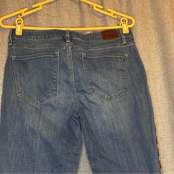 Tommy Hilfiger Light Blue Cropped Jeans with Side Logo Stripe - Picture 3 of 11